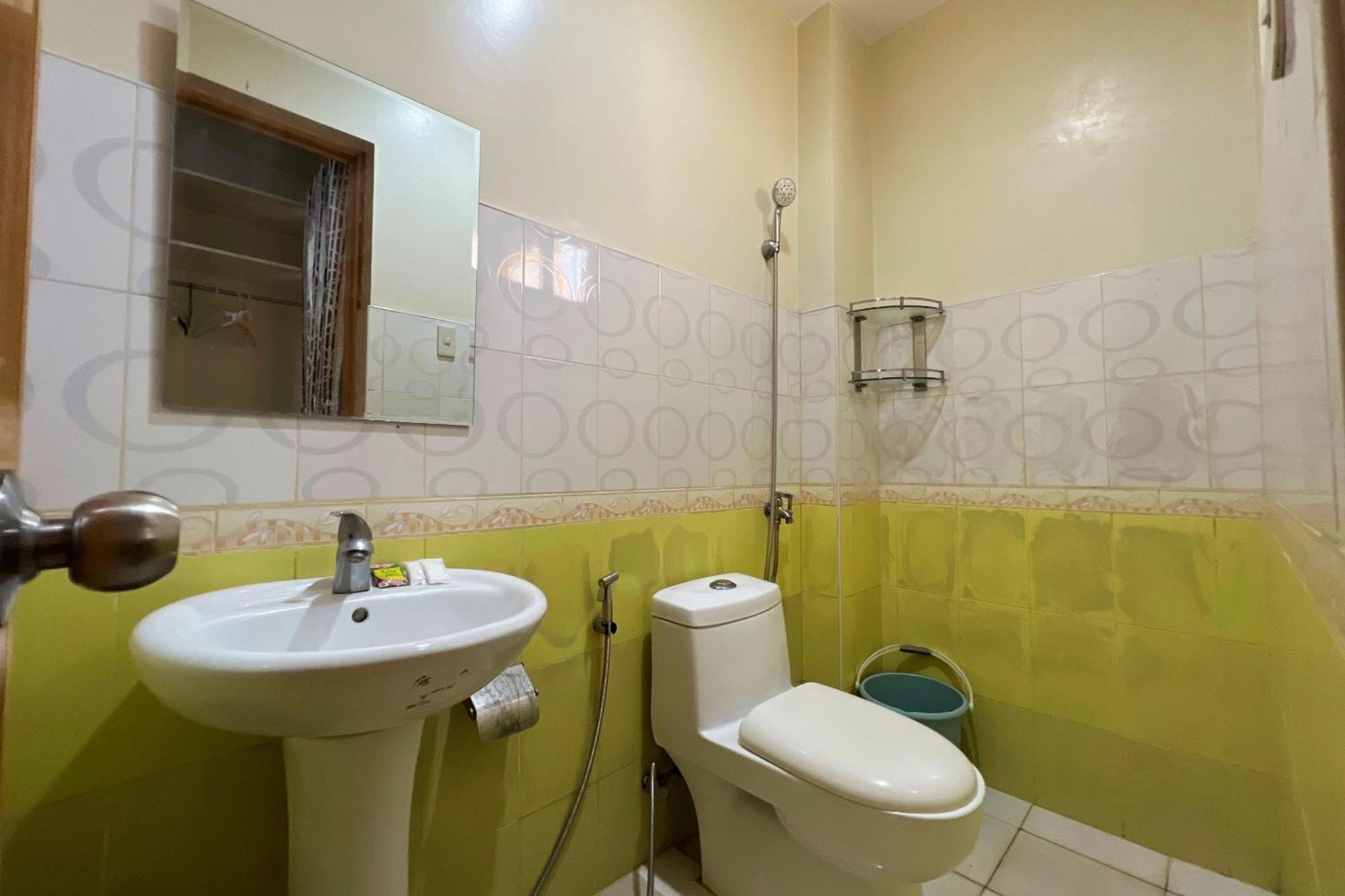 Sta Rosa Inn Iloilo Powered By Cocotel Kamer foto