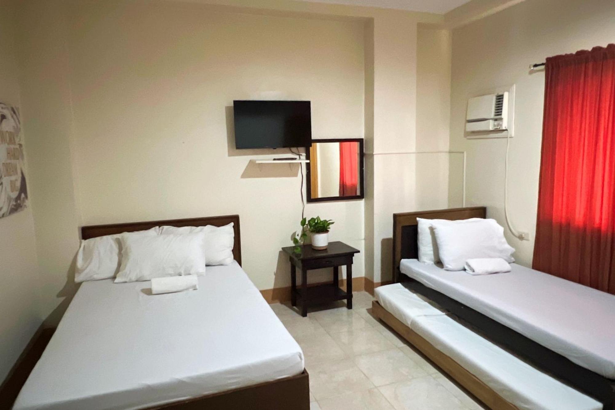 Sta Rosa Inn Iloilo Powered By Cocotel Kamer foto