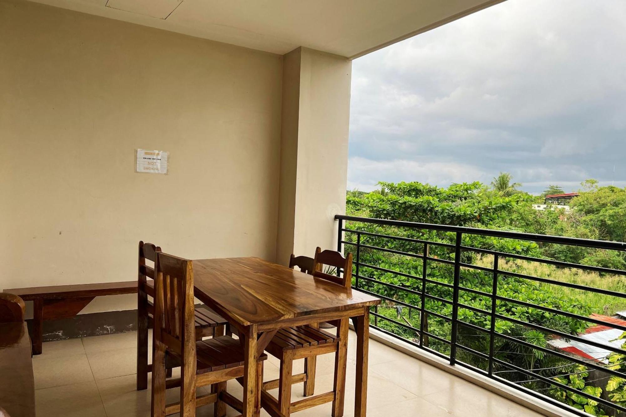 Sta Rosa Inn Iloilo Powered By Cocotel Buitenkant foto